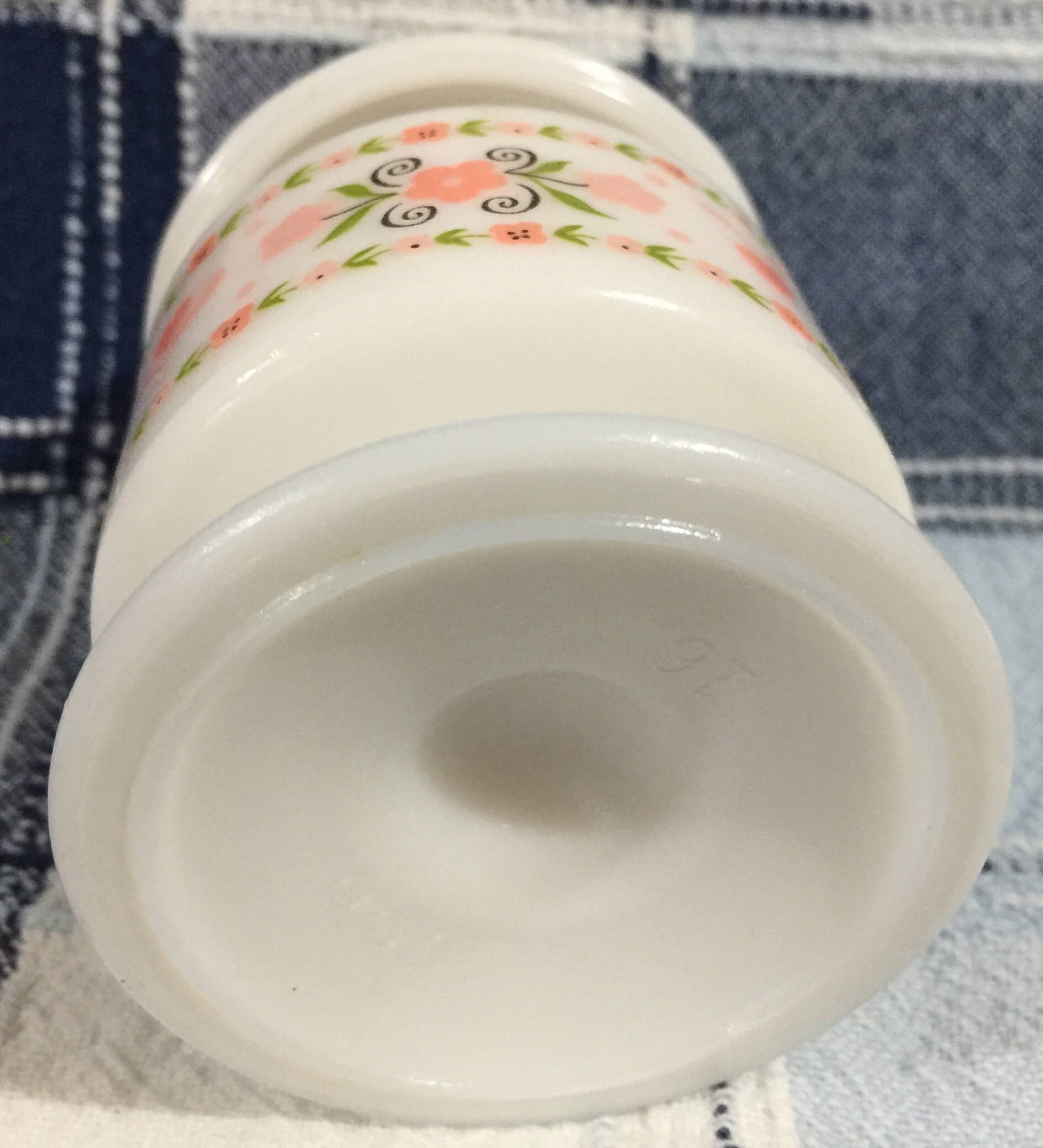 Avon, Rare hearts and flowers Vintage milk glass, Vanity Jar