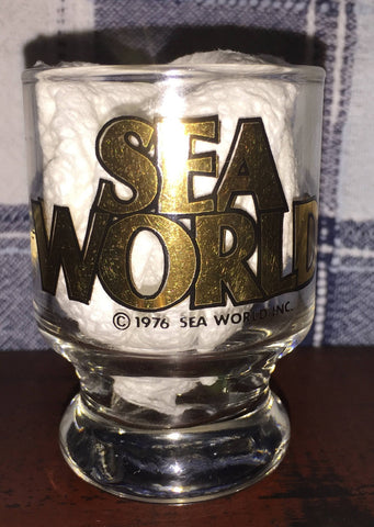 Vintage 1976 Sea World Shot Glass with Shamu & 1 oz and 2 oz Measuring Lines