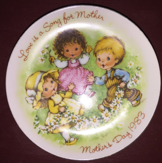 Avon, Love is a song for mother, Mothers Day vintage 1983 plate