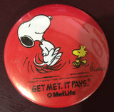 Snoopy and Woodstock dancing. vintage pin back button Snoopy and Woodstock Get Met. It Pays MetLife