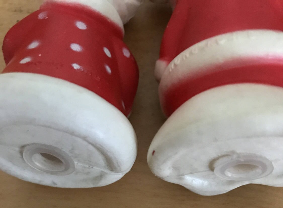 Mr. and Mrs. Claus Vintage plastic salt and pepper shakers Hong Kong