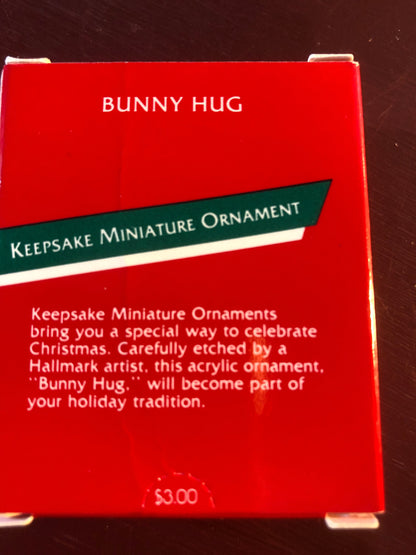 Hallmark, Bunny Hug, Miniature, Vintage 1989, Keepsake Ornament, QXM5775*