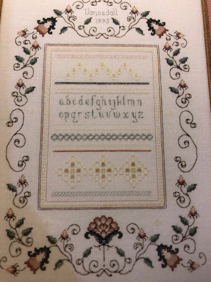 The Sweetheart Tree, Jacobean Floral Sampler, Sandra Cox Vanosdall, Vintage 1994, Counted Cross Stitch Pattern