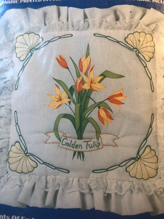 Vogart Crafts, Vintage Quilt Pillow Kit, Color Printed Fabric, 15 by 15 Inches