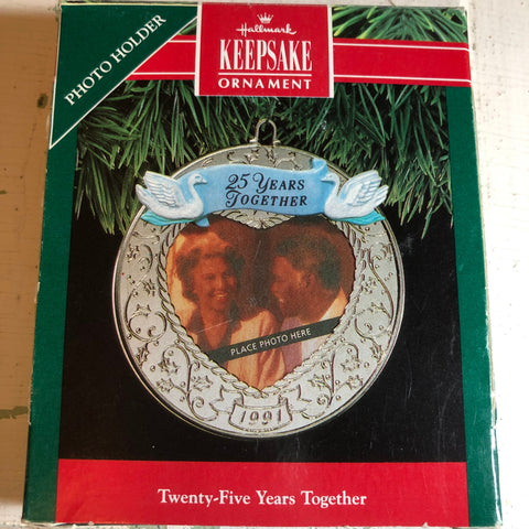 Hallmark, Twenty-Five Years Together, Keepsake Ornament, Dated 1991, QX4947* *Picture Frame Ornament