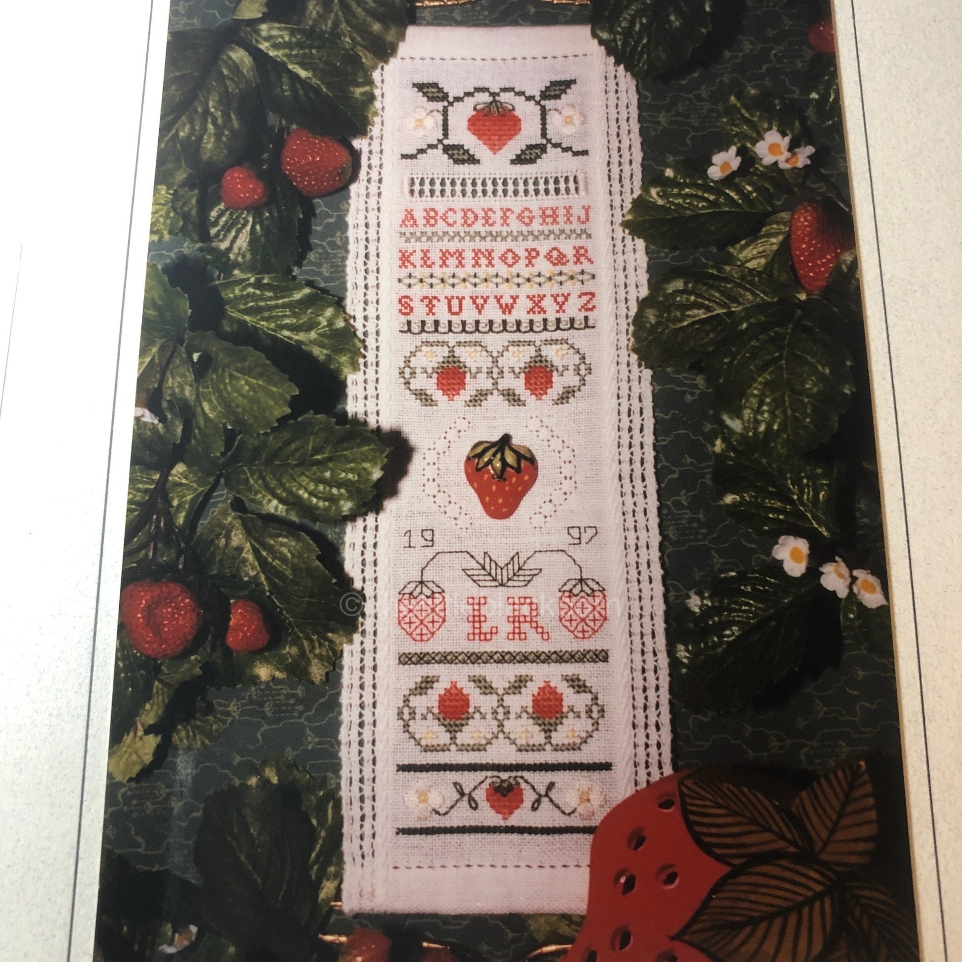 Strawberry Band Sampler, Hillside Samplings, Lesley Rudnicki, Vintage 1997, Counted Cross Stitch*