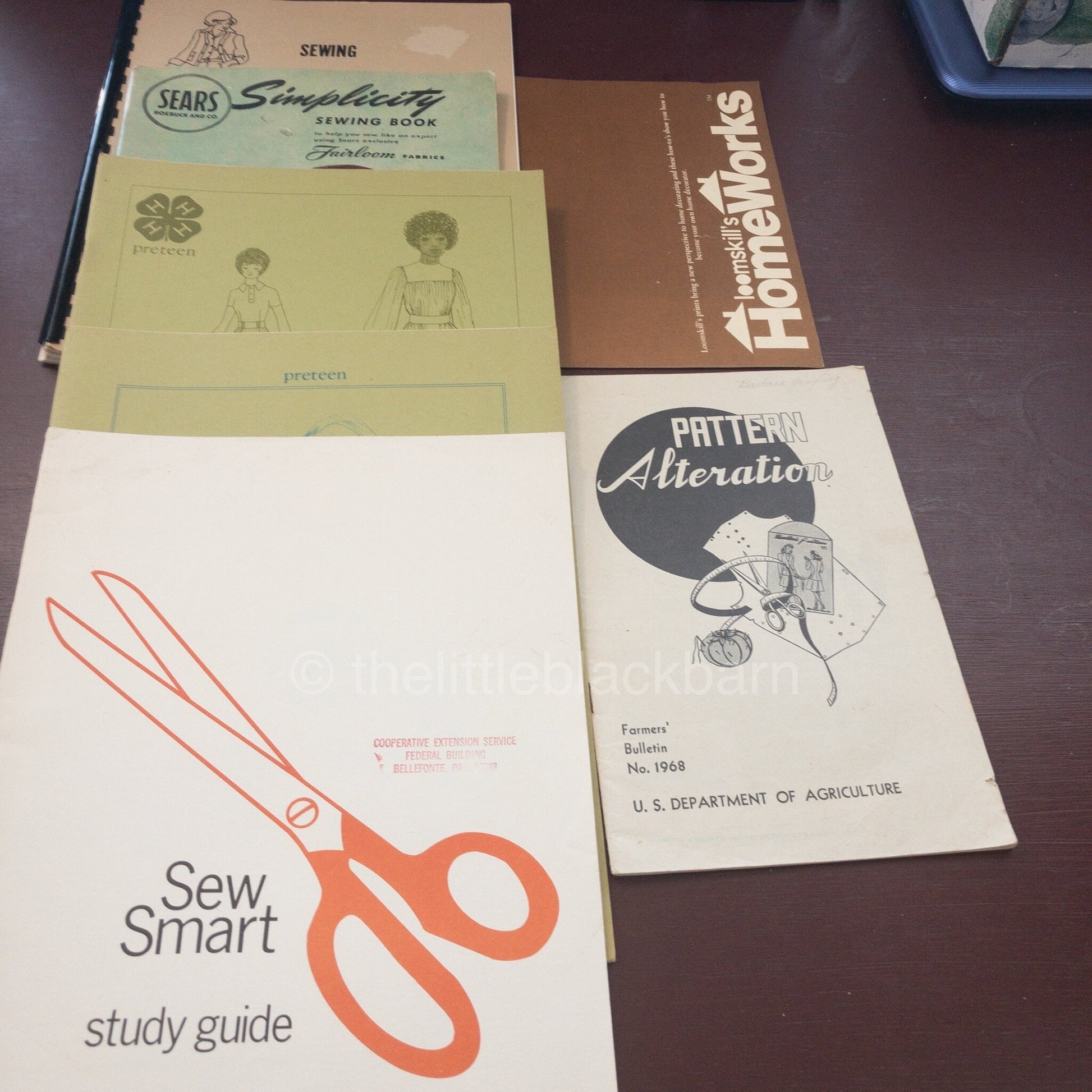 Set of 6 Vintage Sewing Books, This is a great set for those who love to sew*