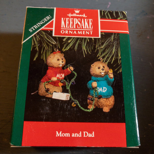 Hallmark, Mom and Dad, Stringer,Dated 1992, Keepsake Ornament, QX4671