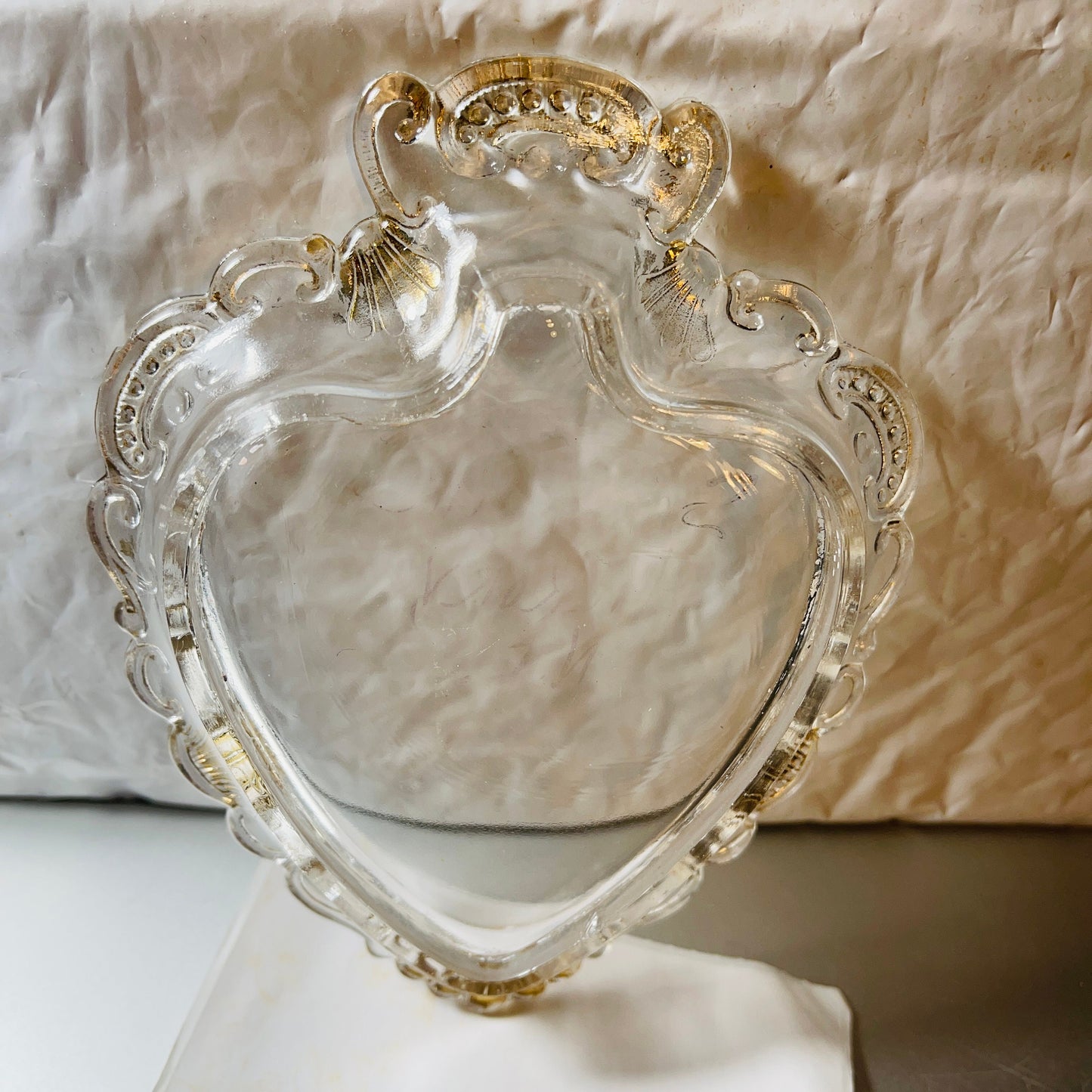 Glass Heart Pin Dish clear with Gold Accents, Vintage Collectible