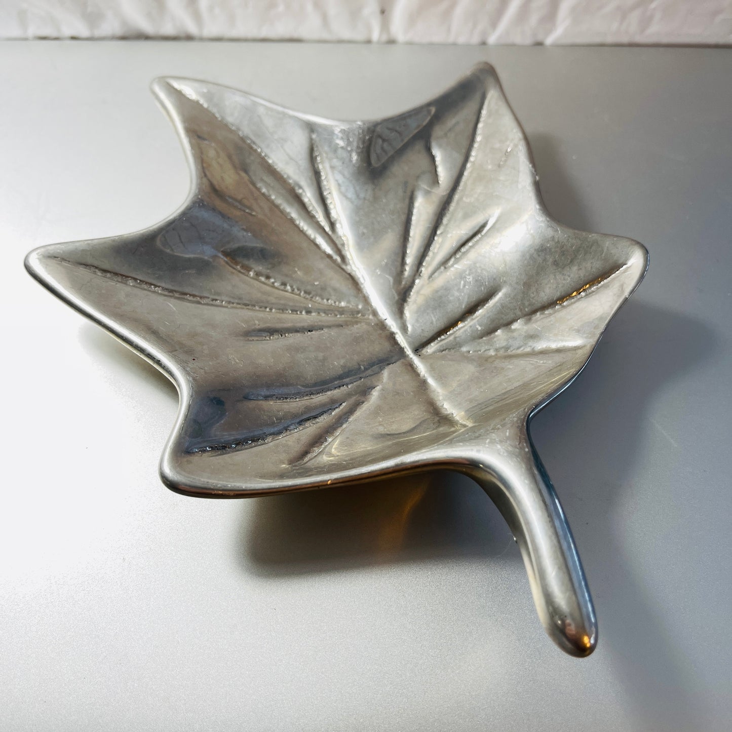 Hoselton, Maple Leaf Trinket Dish, 527 Cast Aluminum