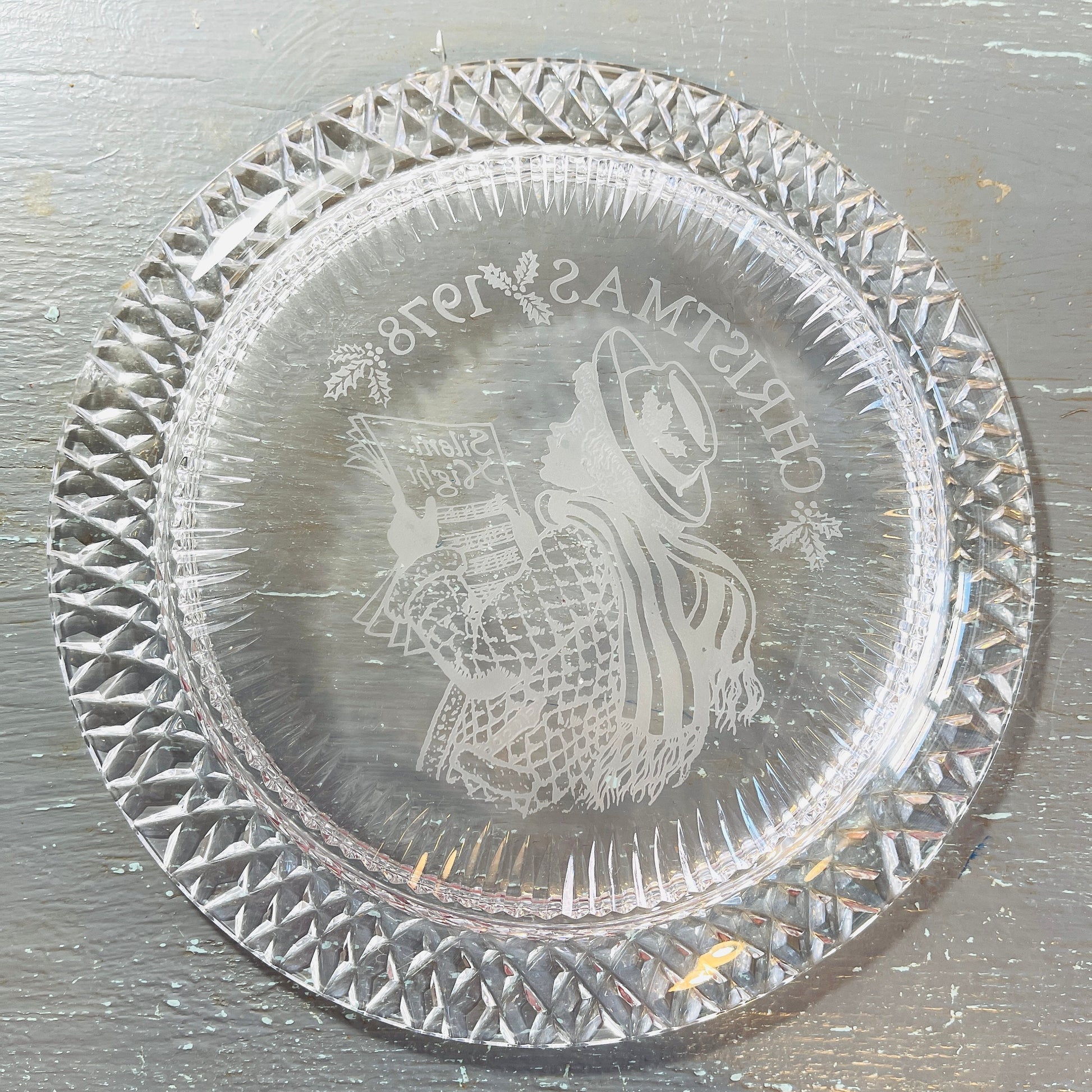 Caroler Singing Silent Night, Christmas 1978, Clear Glass Plate