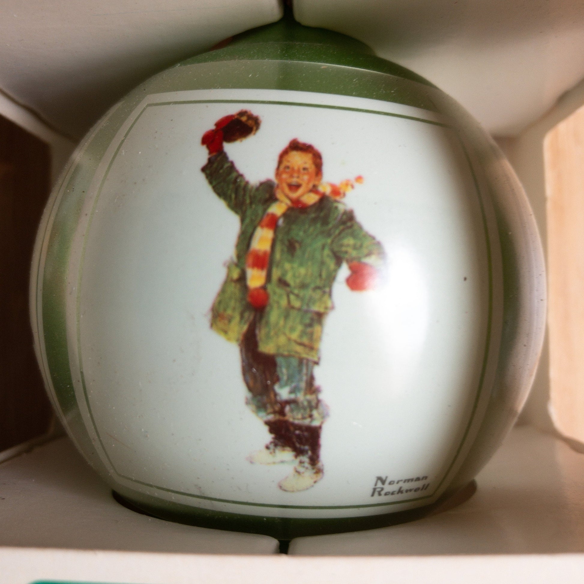 Hallmark,Norman Rockwell Art, Christmas Scenes, Dated 1986, Glass Ornament, QX2763