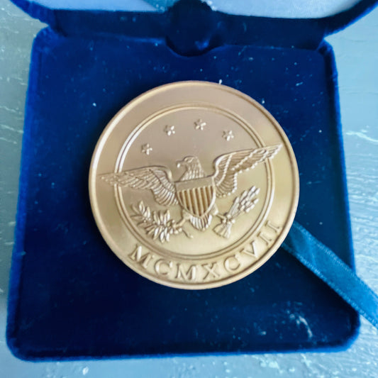 Republican Majority, gold-tone coin, commemorative  Medal, Vintage 1997, Collectible