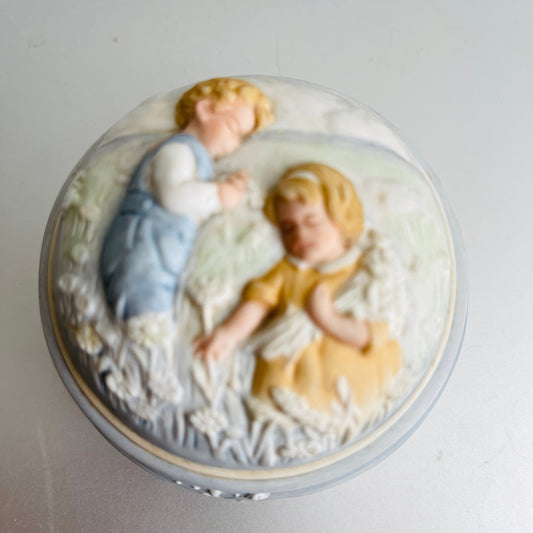 Avon, Golden Dreams, Porcelain Music Box, Vintage 1985, collectible trinket dish