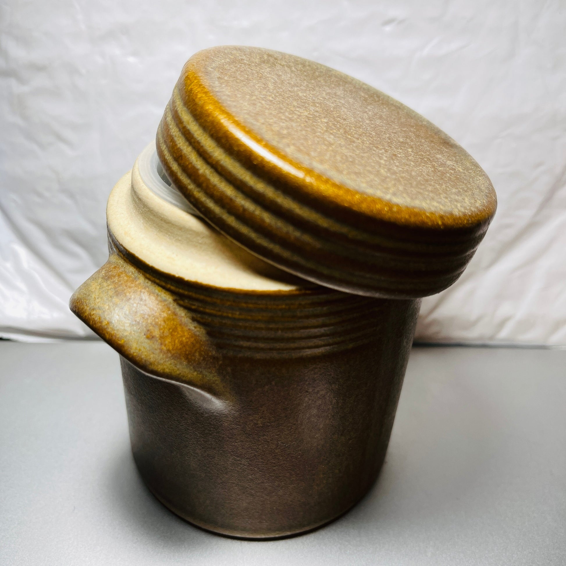 Small Stoneware pottery jar with handles and lid, Vintage Decorative Collectible* *3.75 inches tall by 3 wide