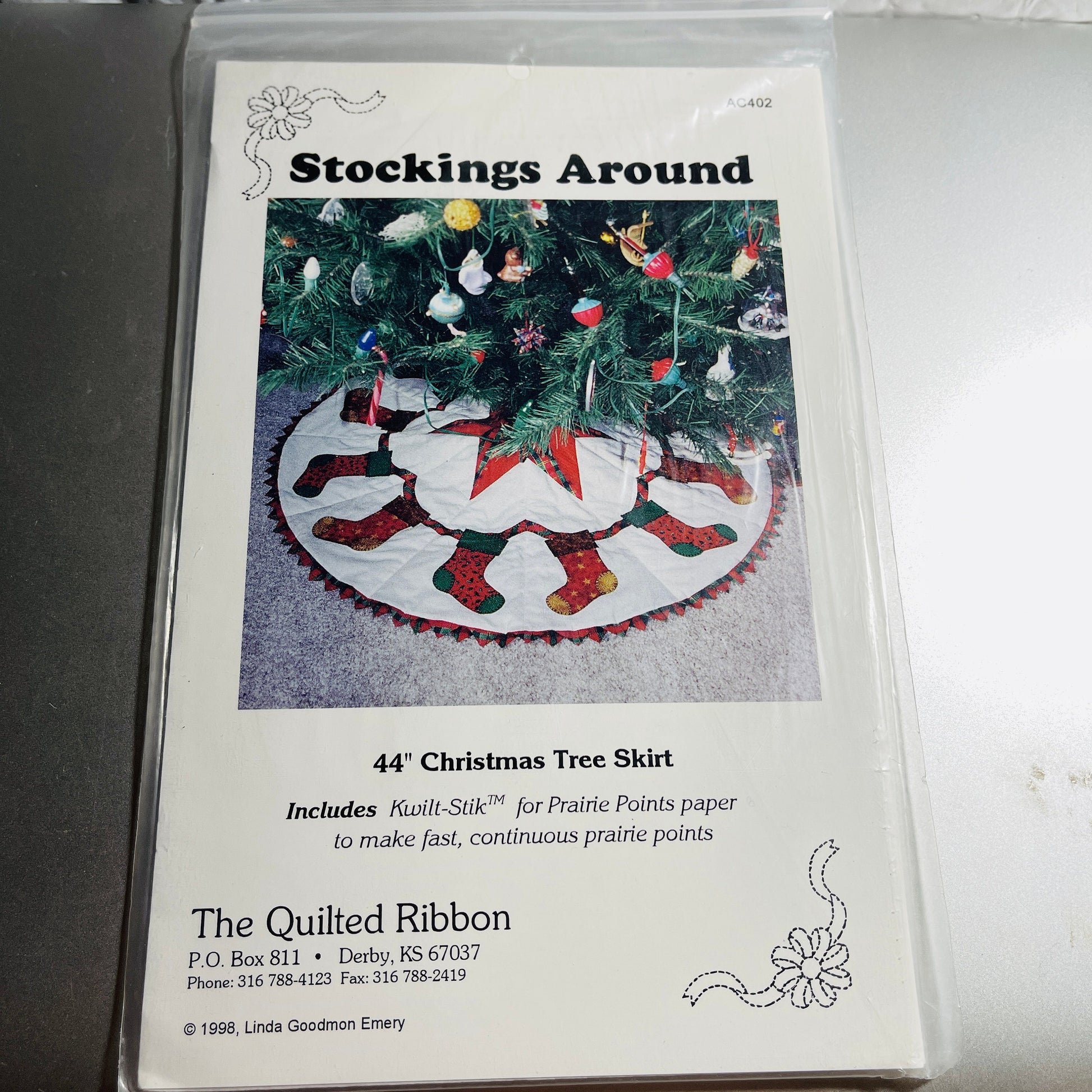 The Quilted Ribbon, Stockings Around, AC402, Vintage 1998,Tree Skirt, 44 inch, Quilting Design Pattern