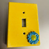 Ceramic Switch Plate Cover Yellow with Pretty Blue Daisy, Vintage Collectible