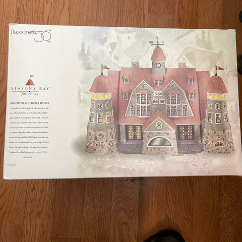 Department 56, Seasons Bay, Grandview Shores Hotel, 56.53300, first edition. Vintage 1999, Decorative Collectible Building