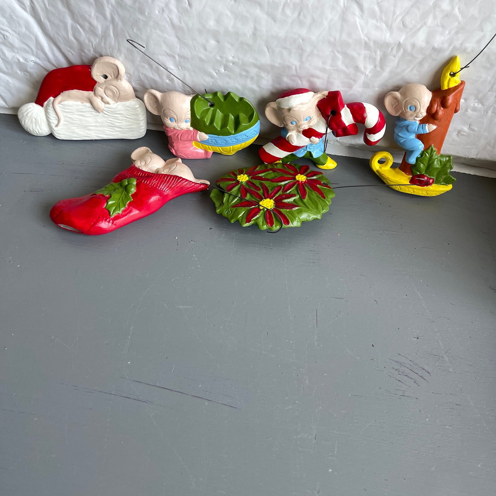 Very Cute Set Of 6 Mice Vintage Molded Plastic Christmas Tree Ornaments