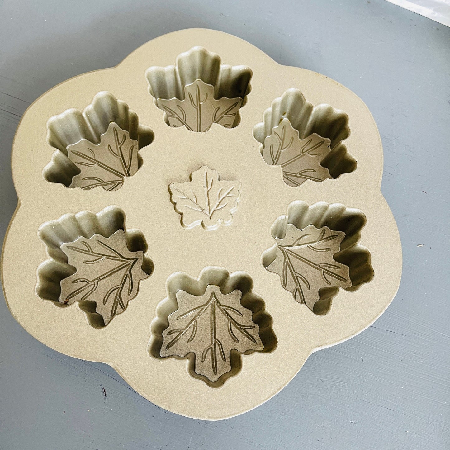 Nordic Ware, Maple Leaf Shaped, Cupcake/Muffin Pan, Aluminum Bakeware