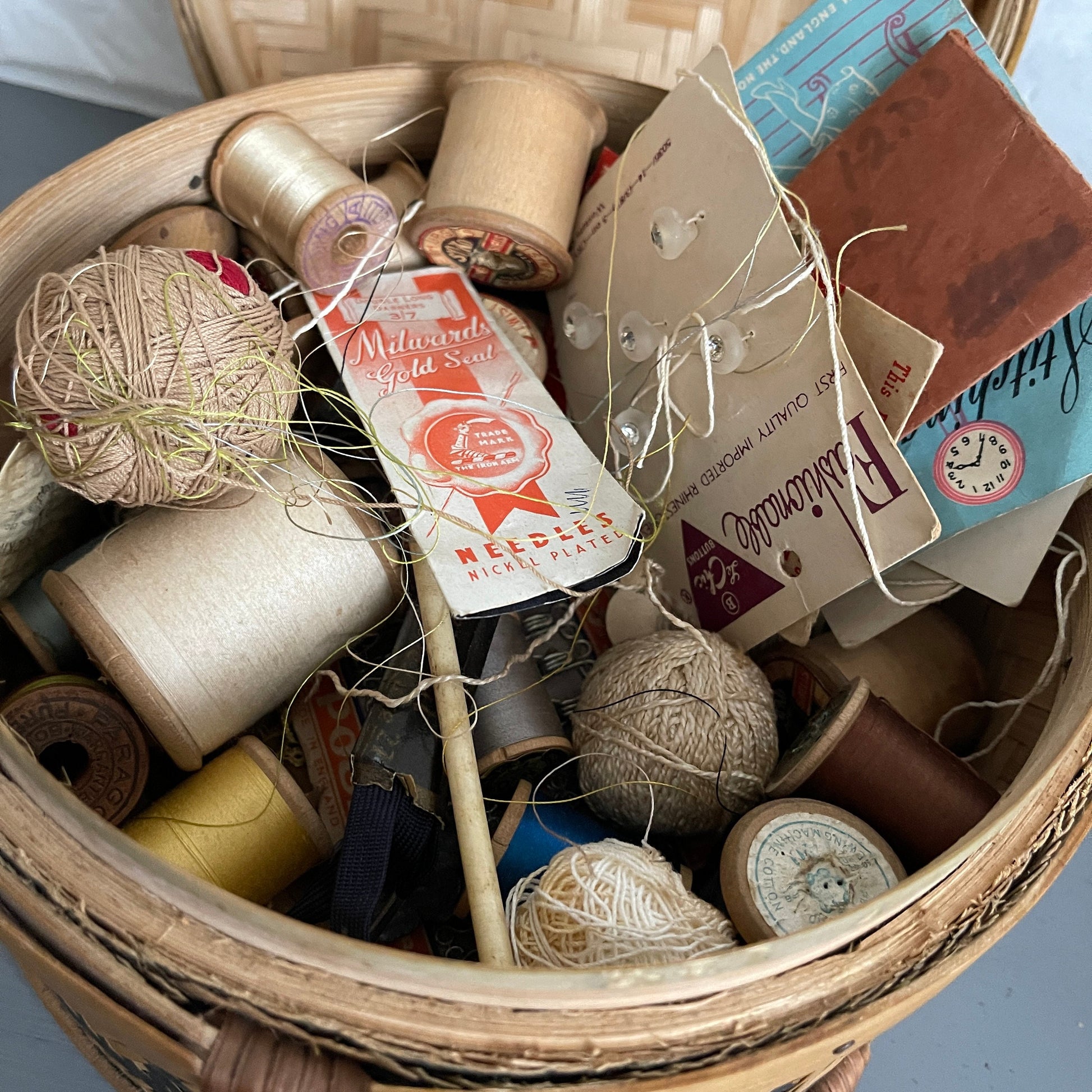 Amazing Vintage Sewing Basket, Chock Full Of Wooden Spools and Other Goodies!!*