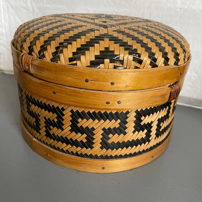 Amazing Vintage Sewing Basket, Chock Full Of Wooden Spools and Other Goodies!!*