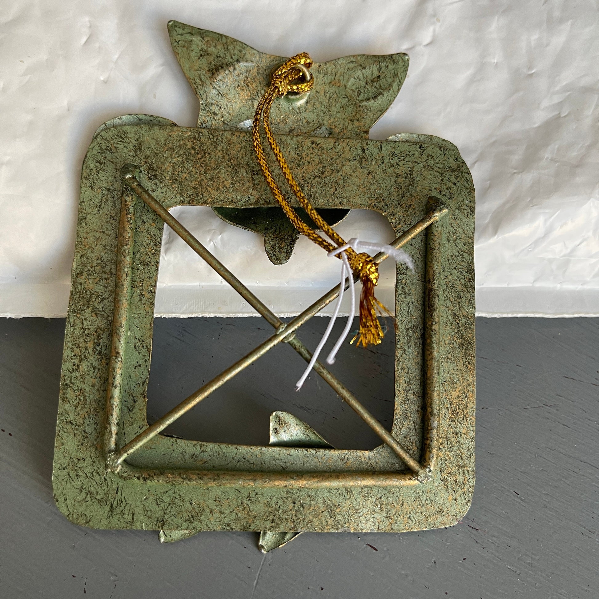 Curious Cat Picture Frame Vintage Metal Ornament