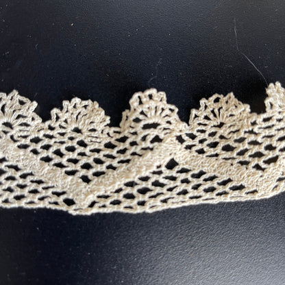 Lovely Lace Vintage Scalloped Edge with ZigZag Line 1.5 inches wide See Pictures and Variations