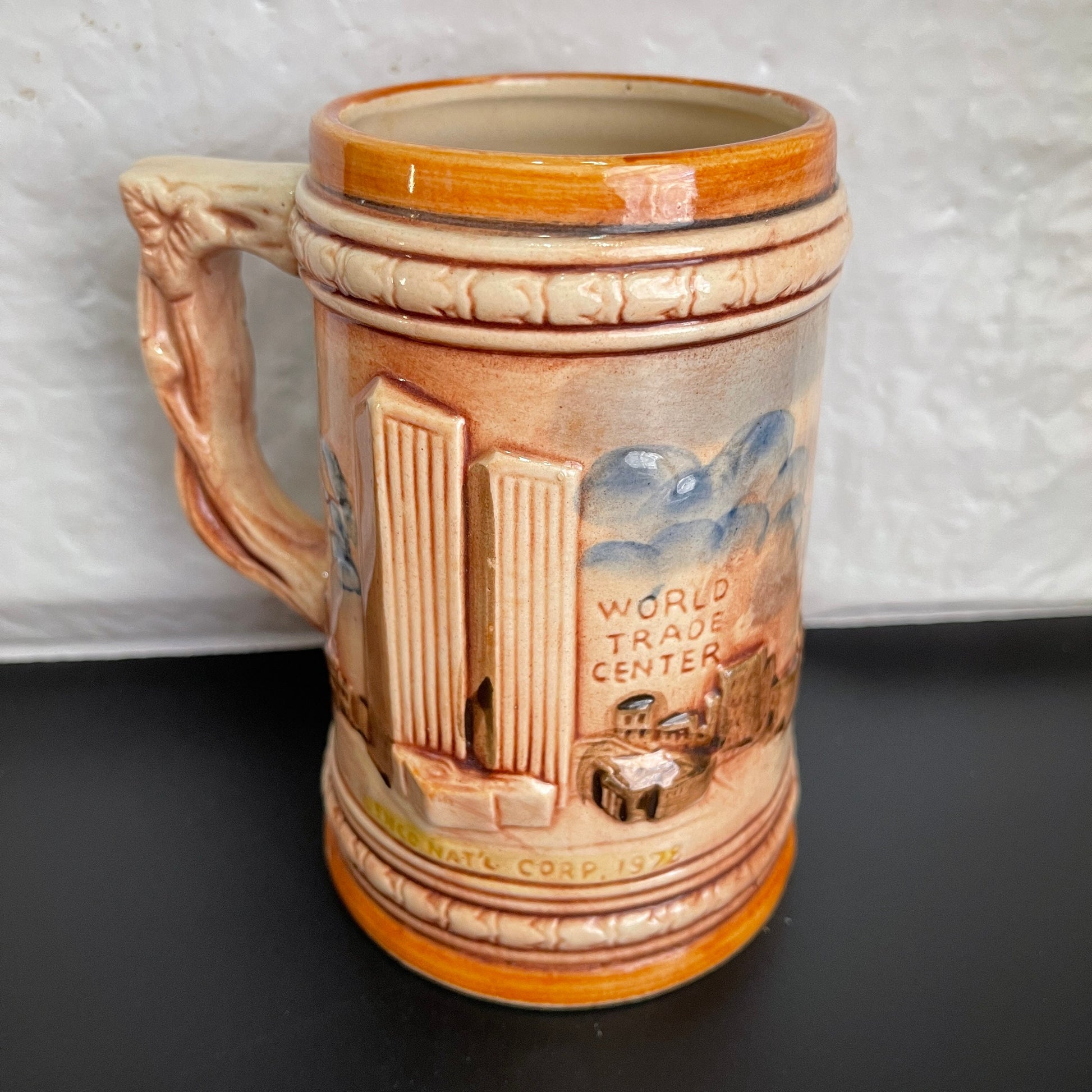 New York City Stein Depicting World Trade Center Twin Towers  Empire State Building and Statue of Liberty Vintage Souvenir Collectible  Mug*