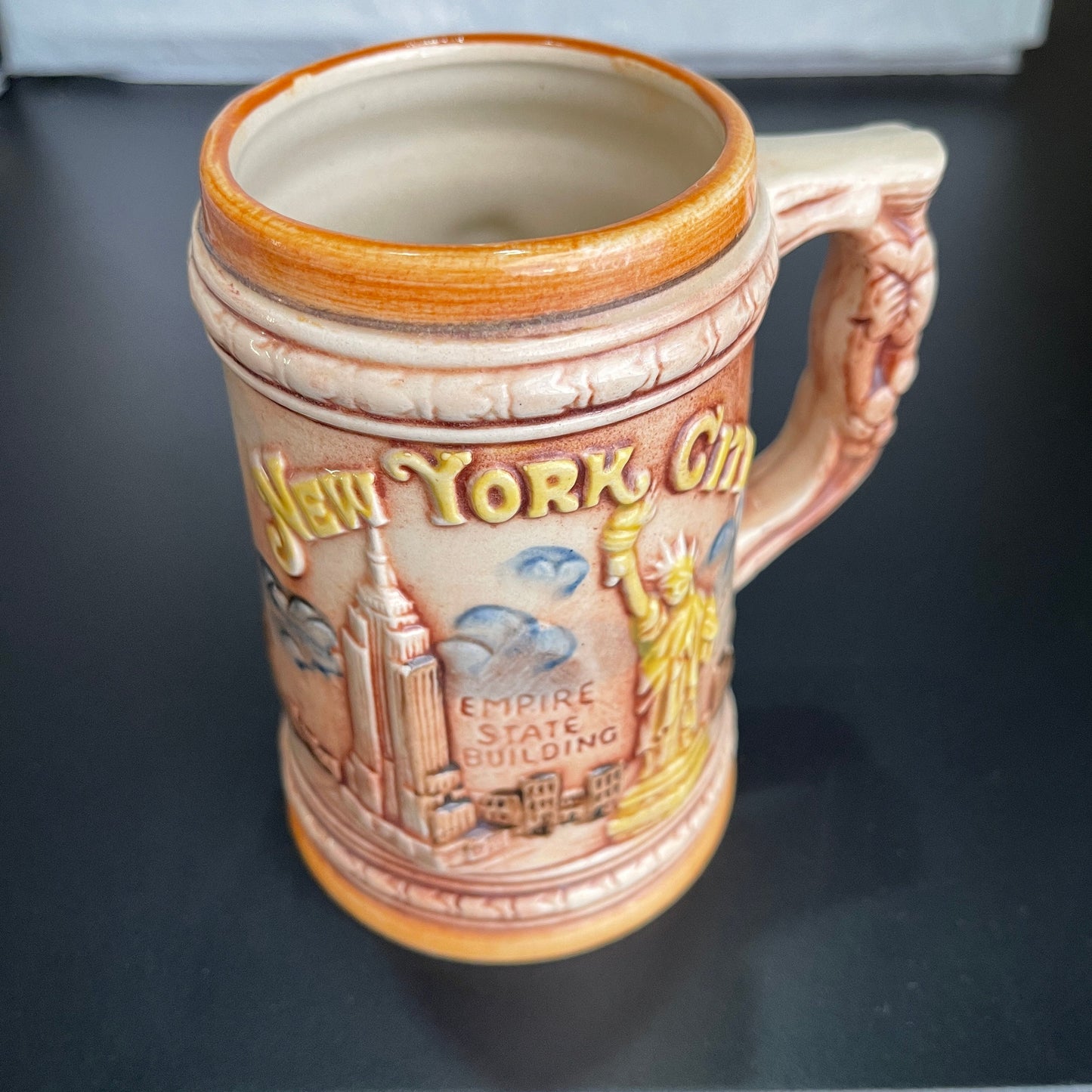 New York City Stein Depicting World Trade Center Twin Towers  Empire State Building and Statue of Liberty Vintage Souvenir Collectible  Mug*