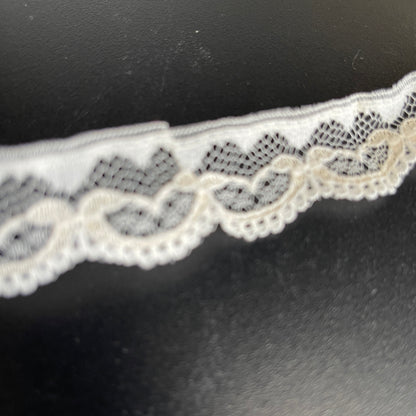 Pretty Delicate Heart Pattern Vintage Lace .75 inches wide by 600 inches long (16.5 yards long)