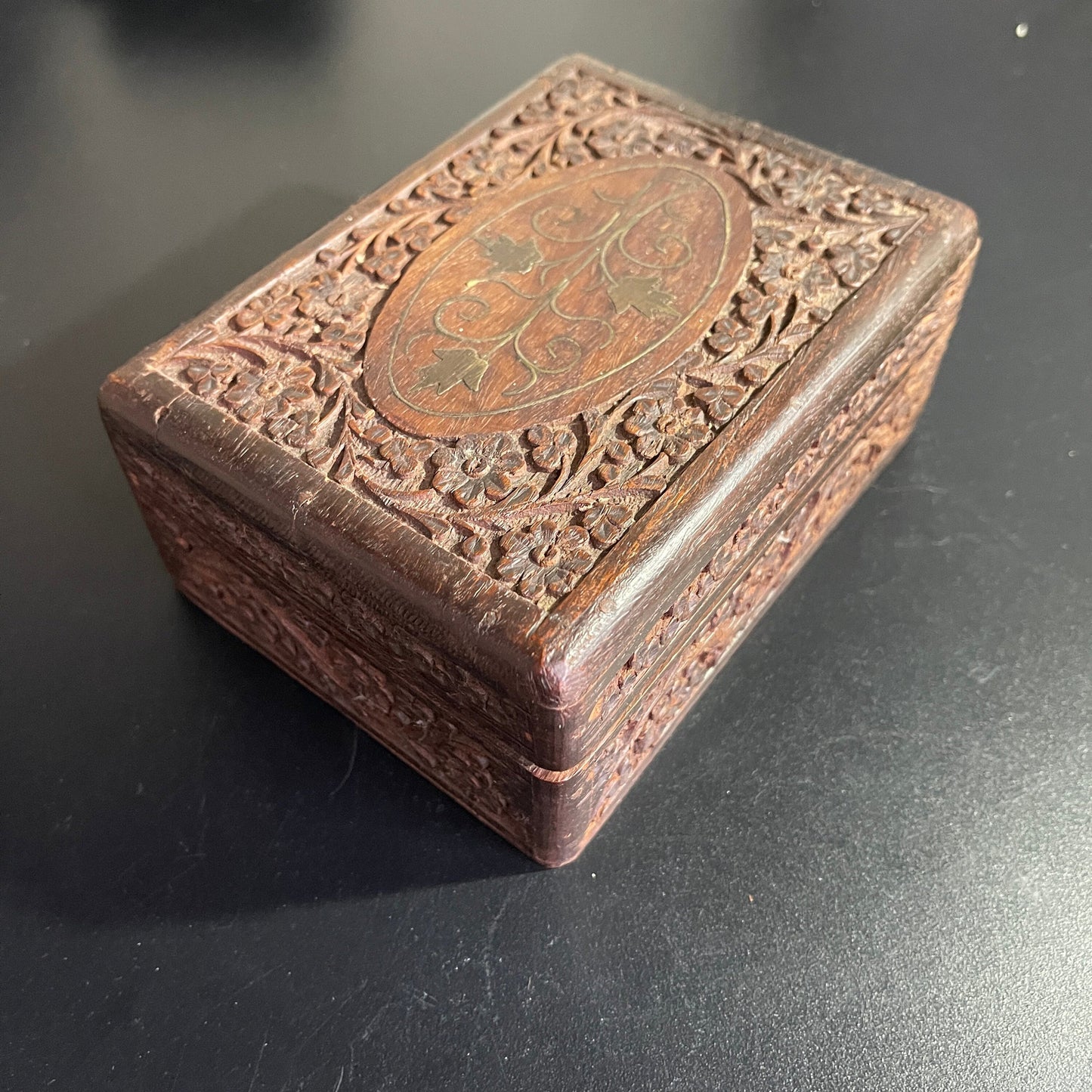 Beautiful intricately carved wooden vintage keepsake / jewelry box