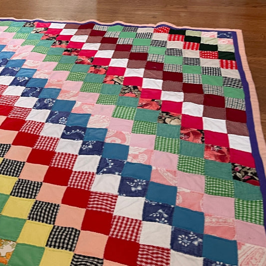 Spectacular hand made quilt vintage collectible heirloom 82 by 73 inch keepsake blanket see pictures