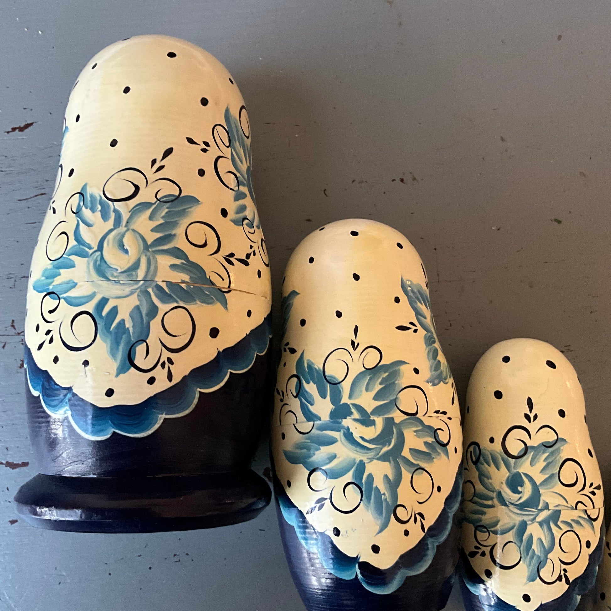 Cepzueb Tiacad signed 5 piece Russian Matryoshka hand made and painted wooden nesting dolls vintage 1993 collectible