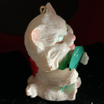 Hallmark Friendship Kitten dated 1990 Keepsake ornament QX4143