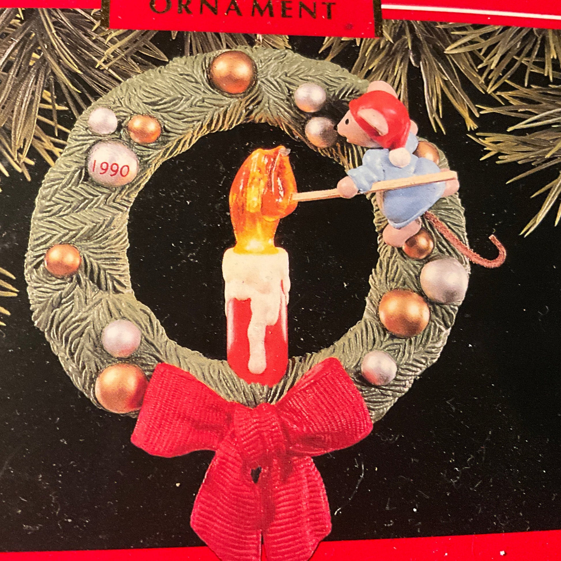 Hallmark Chris Mouse Wreath #6 Dated 1990 Keepsake Magic ornament QLX729-6