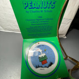 Peanuts By Charles Schultz Santa Snoopy Flying His Dog House Vintage 1990 Plate Ornament