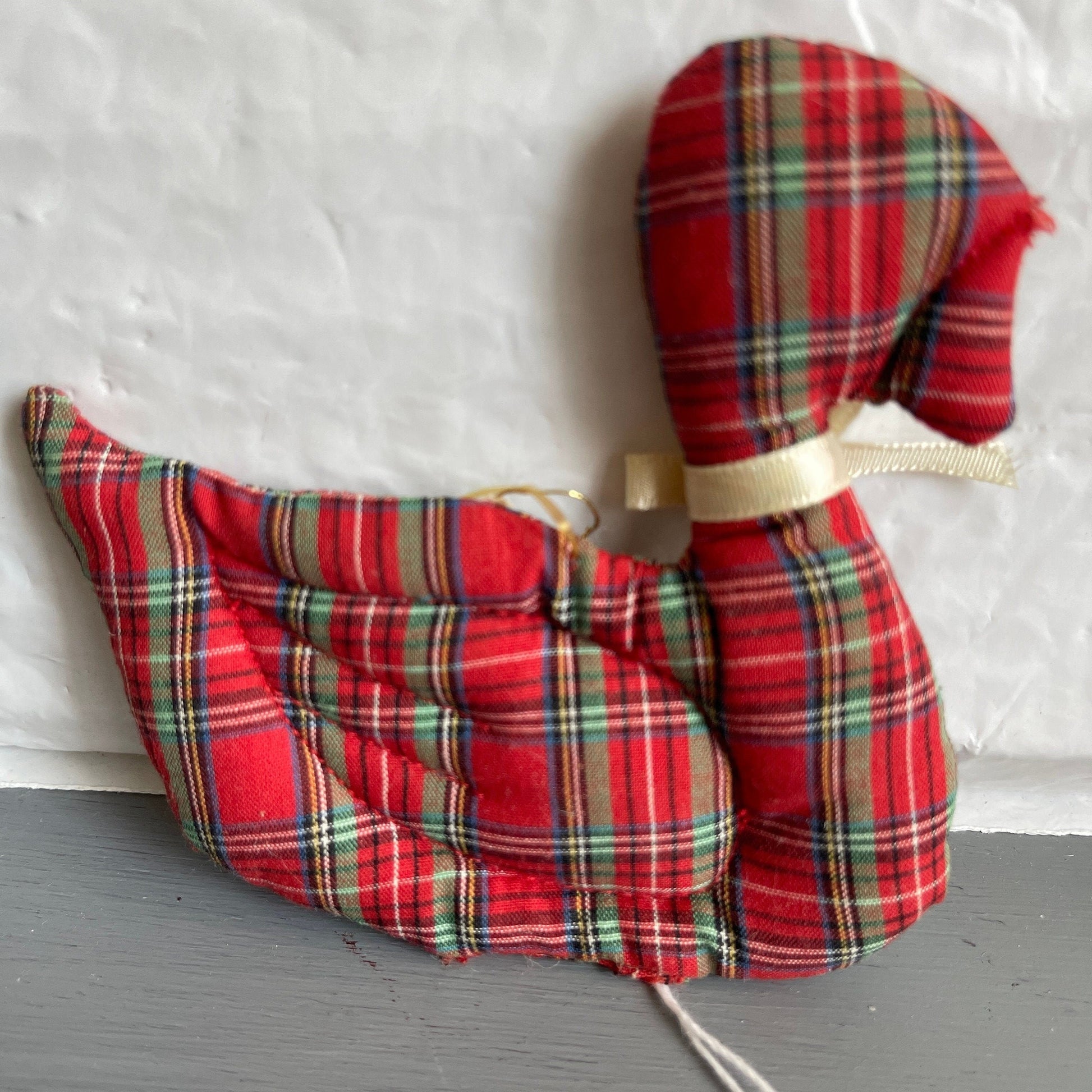 Schmid Quilted Plaid Fabric Duck 377-004 Vintage 1984 Christmas Ornament