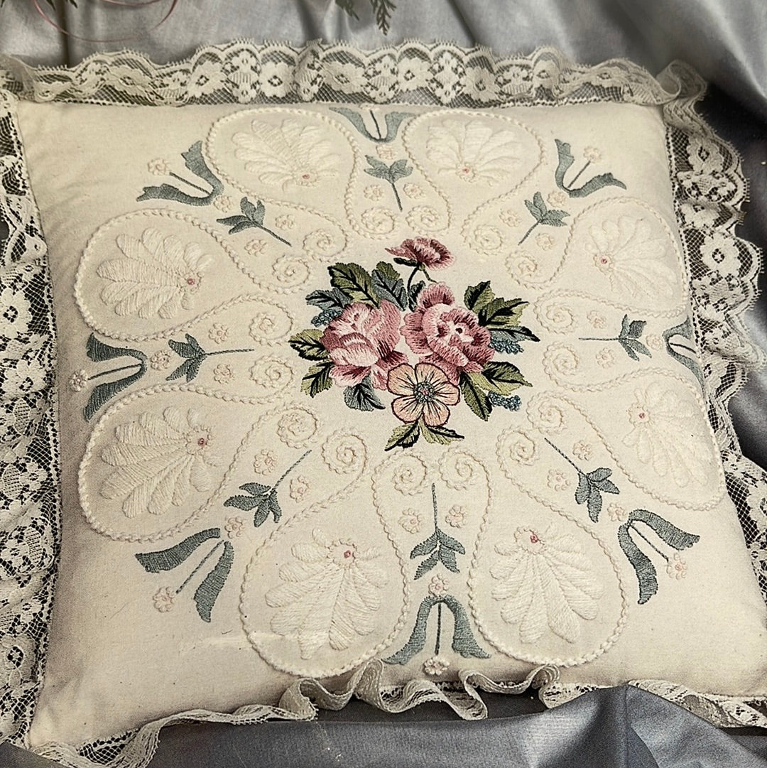 Candamar Designs Roses on Lace Pillow Vintage 1994 Candlewicking kit